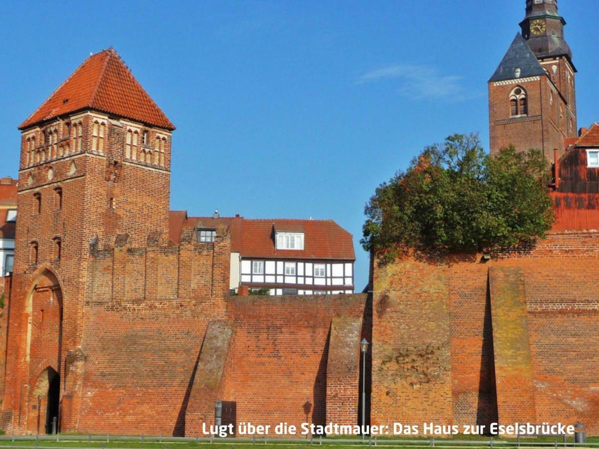 Haus Zur Eselsbruecke Apartment Tangermunde Bagian luar foto